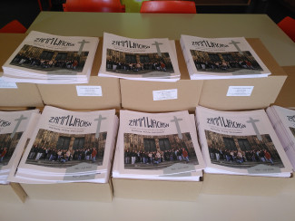 frisch gedruckte Gemeindebriefe